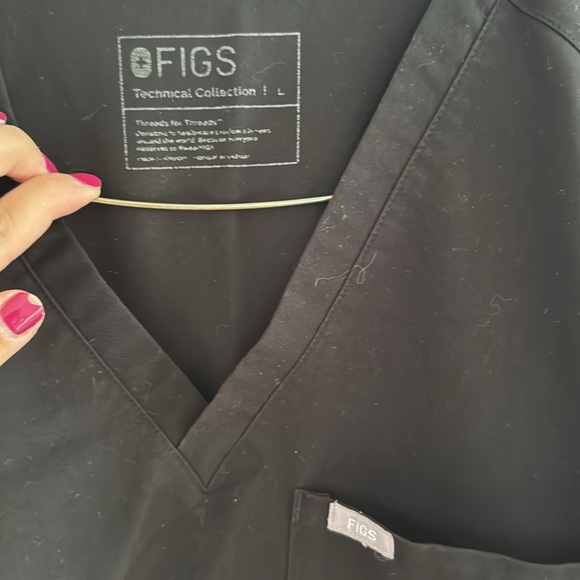 Black one pocket scrub top - Picture 2 of 3